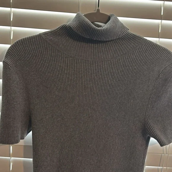 Grey pleated sweater dress by Moda International. - Picture 3 of 4